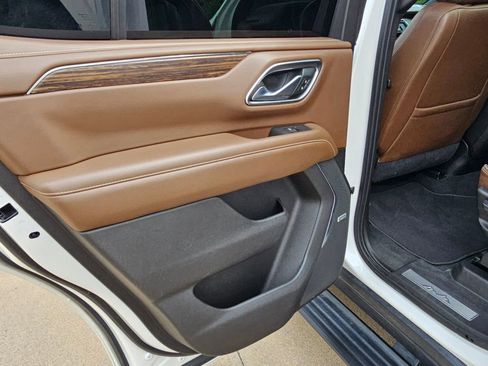 Used 2021 Chevrolet Tahoe High Country AWD/4WD image 18