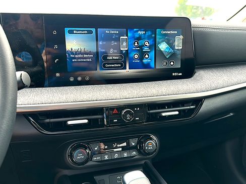 New 2026 Nissan Kicks SV w/ SV Premium Package FWD image 22