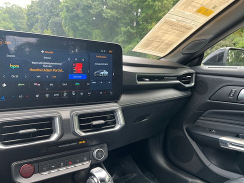 Used 2024 Ford Mustang Premium image 34