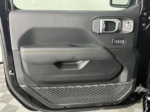 New 2025 Jeep Gladiator Sport w/ Premium Package image 19