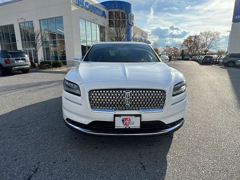 Used 2023 Lincoln Nautilus Reserve w/ Equipment Group 201A image 9