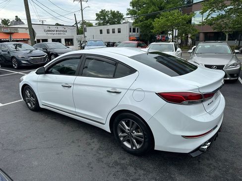 Used 2018 Hyundai Elantra Value Edition FWD image 9