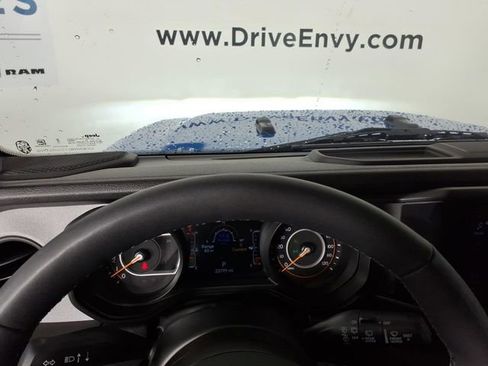 Used 2025 Jeep Wrangler Unlimited Sport AWD/4WD image 27