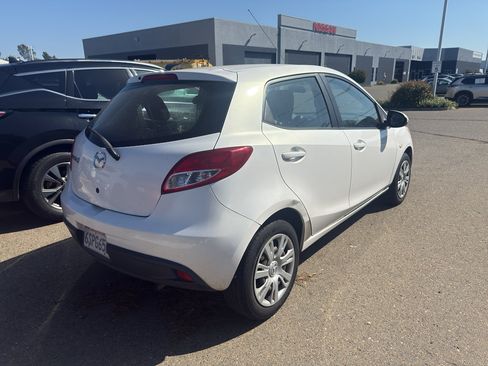 Used 2011 MAZDA MAZDA2 Sport FWD image 5