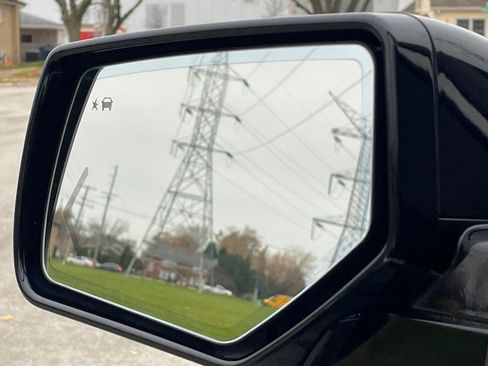 Used 2016 GMC Yukon XL Denali image 20