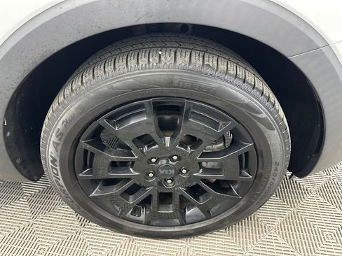 Used 2021 Kia Telluride SX w/ SX Prestige Package image 14