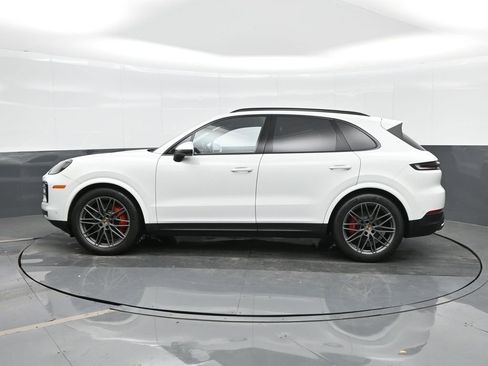 Certified 2025 Porsche Cayenne S image 2