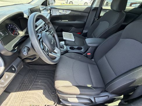 Certified 2024 Kia Forte LXS w/ LXS Technology Package FWD image 11