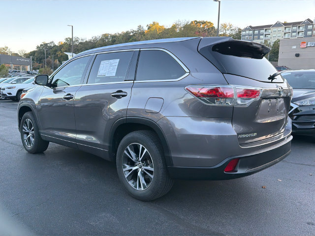 Used 2016 Toyota Highlander XLE FWD image 6
