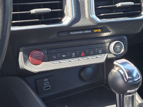 Used 2025 Ford Mustang Premium RWD image 31