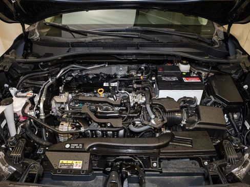 Certified 2022 Toyota Corolla Cross LE image 17