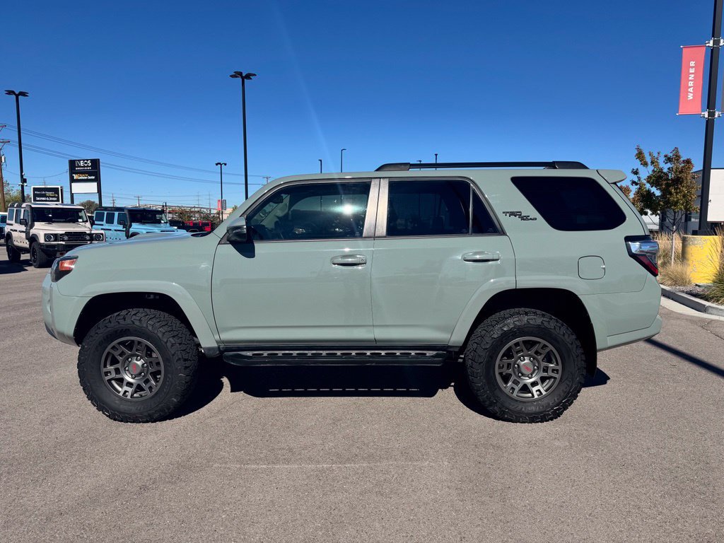 Used 2023 Toyota 4Runner TRD Off-Road Premium w/ Off Road Premium Plus Package AWD/4WD image 2