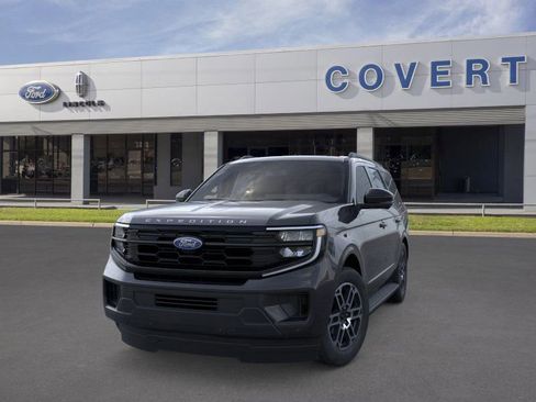 New 2025 Ford Expedition Active image 2