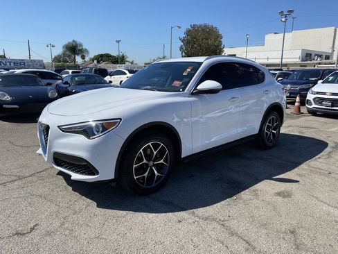 Used 2019 Alfa Romeo Stelvio Ti AWD/4WD image 2