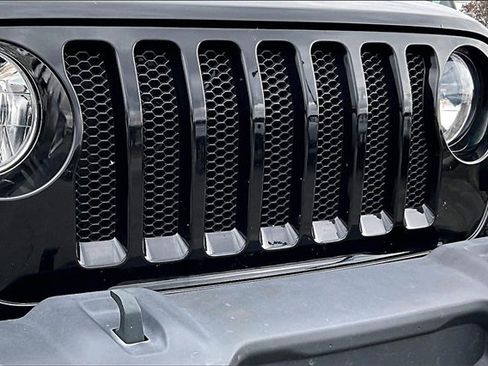 Used 2021 Jeep Wrangler Unlimited Islander image 27