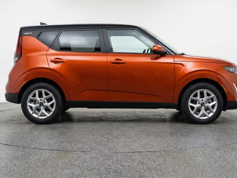 Used 2025 Kia Soul LX w/ LX Technology Package image 11
