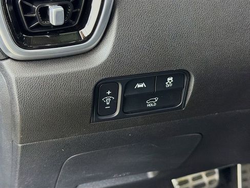 Used 2023 Kia Sorento SX AWD/4WD image 11