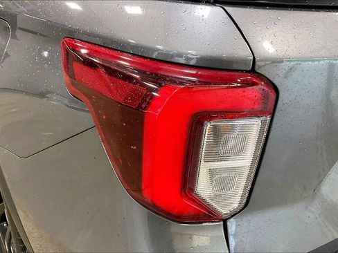 Used 2022 Ford Explorer ST w/ Equipment Group 401A AWD/4WD image 24