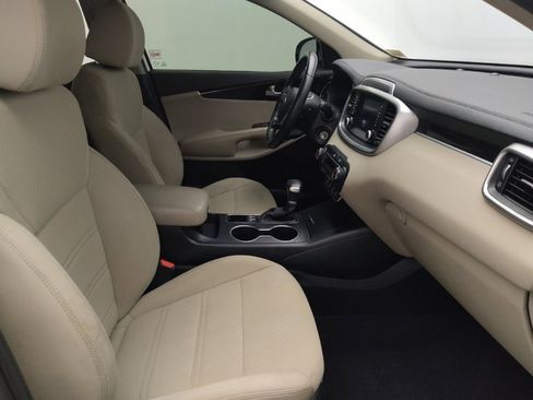 Used 2020 Kia Sorento LX w/ LX I4 Convenience Package AWD/4WD image 21