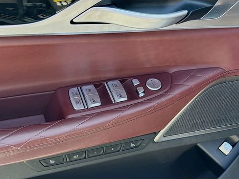 Used 2022 BMW 750i xDrive w/ Executive Package image 23