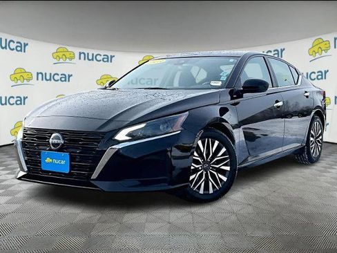 Certified 2023 Nissan Altima 2.5 SV image 3