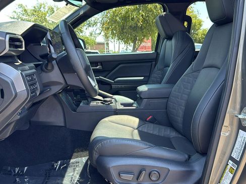 Used 2024 Toyota Tacoma TRD Sport image 27