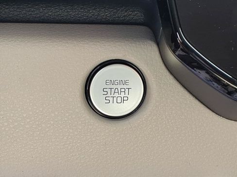 Used 2025 Kia Carnival SX Prestige FWD image 10