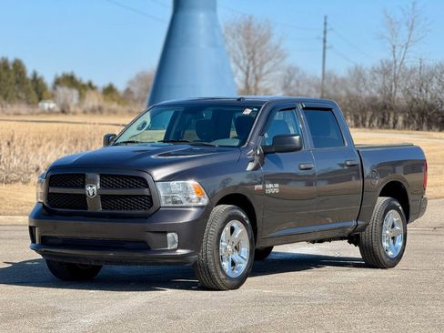 Used 2017 RAM 1500 Express w/ Express Value Package image 4