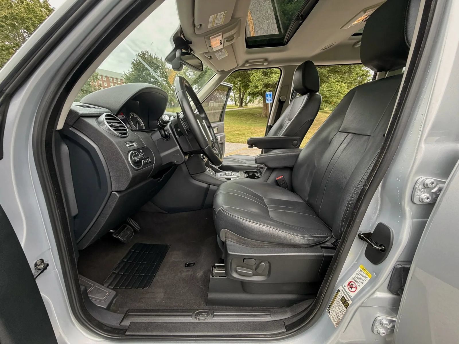 Used 2016 Land Rover LR4 HSE AWD/4WD image 50