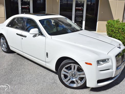 Used 2015 Rolls-Royce Ghost image 2