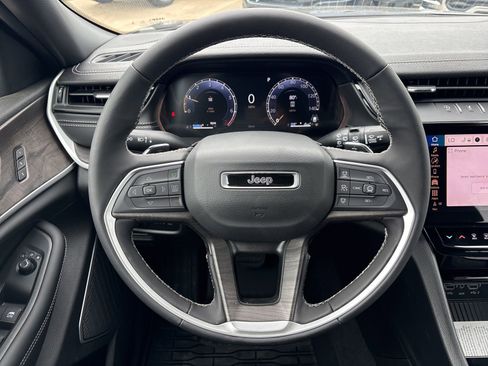 New 2026 Jeep Grand Cherokee L Limited AWD/4WD image 32