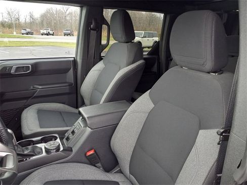 Used 2025 Ford Bronco Big Bend image 11