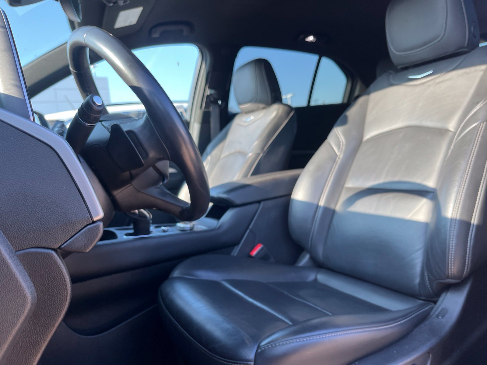 Used 2024 Cadillac XT4 Premium Luxury FWD image 8