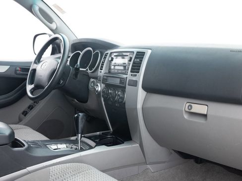 Used 2007 Toyota 4Runner SR5 image 28