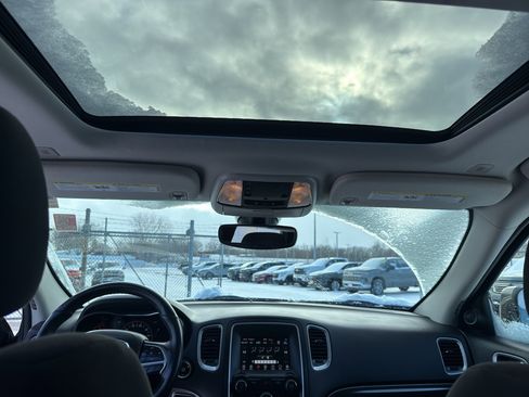 Used 2019 Dodge Durango SXT image 29