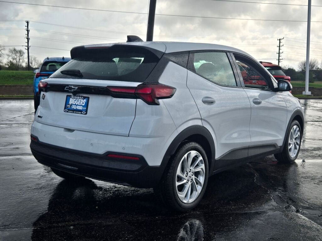 New 2027 Chevrolet Bolt LT w/ Comfort Package FWD image 10