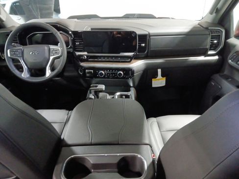 New 2026 Chevrolet Silverado 1500 LT Trail Boss w/ Convenience Package II image 3