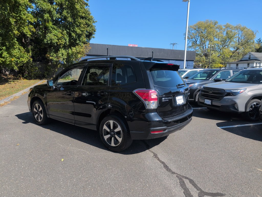 Used 2018 Subaru Forester 2.5i Premium w/ All-Weather Package AWD/4WD image 6