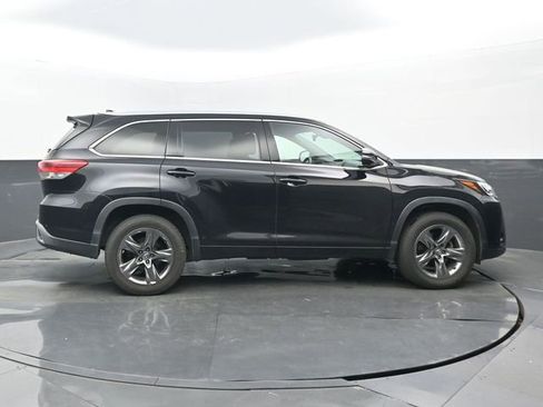 Used 2019 Toyota Highlander Limited Platinum image 2