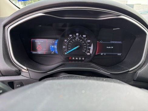 Used 2019 Ford Fusion SE w/ Equipment Group 151A image 9