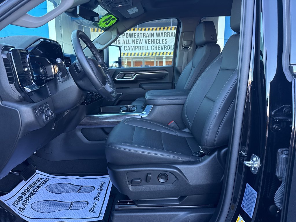 Used 2024 Chevrolet Silverado 2500 LTZ w/ LTZ Convenience Package AWD/4WD image 11