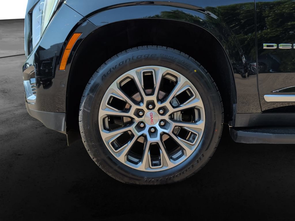Used 2025 GMC Yukon XL Denali AWD/4WD image 9