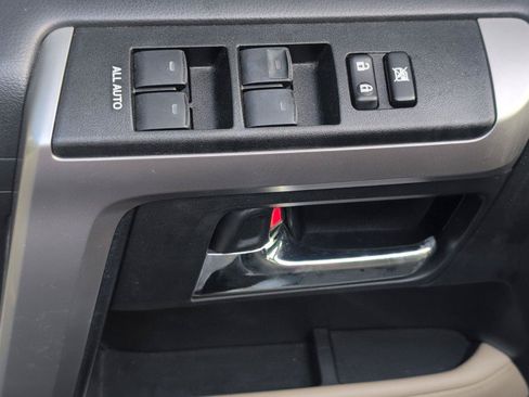 Used 2022 Toyota 4Runner Limited AWD/4WD image 19