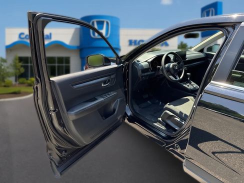 Used 2025 Honda CR-V LX image 11