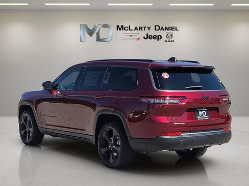 New 2026 Jeep Grand Cherokee L Limited w/ Limited Altitude Package AWD/4WD image 4