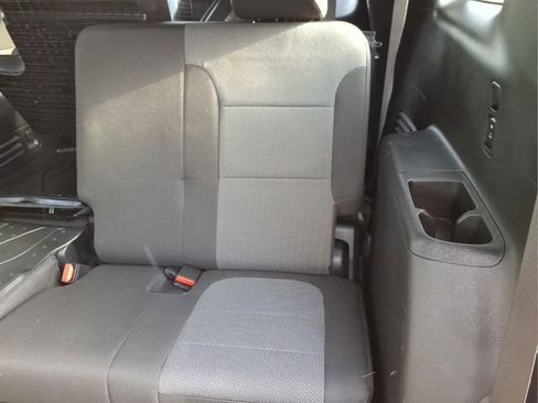 Used 2023 Chevrolet Traverse LT FWD image 12