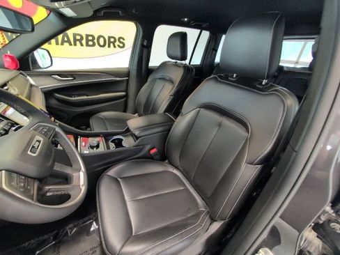 Used 2024 Jeep Grand Cherokee Limited AWD/4WD image 12