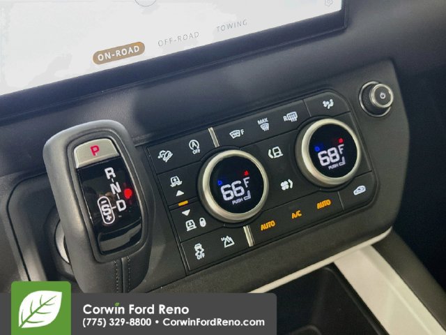 Used 2025 Land Rover Defender 110 X-Dynamic SE AWD/4WD image 18