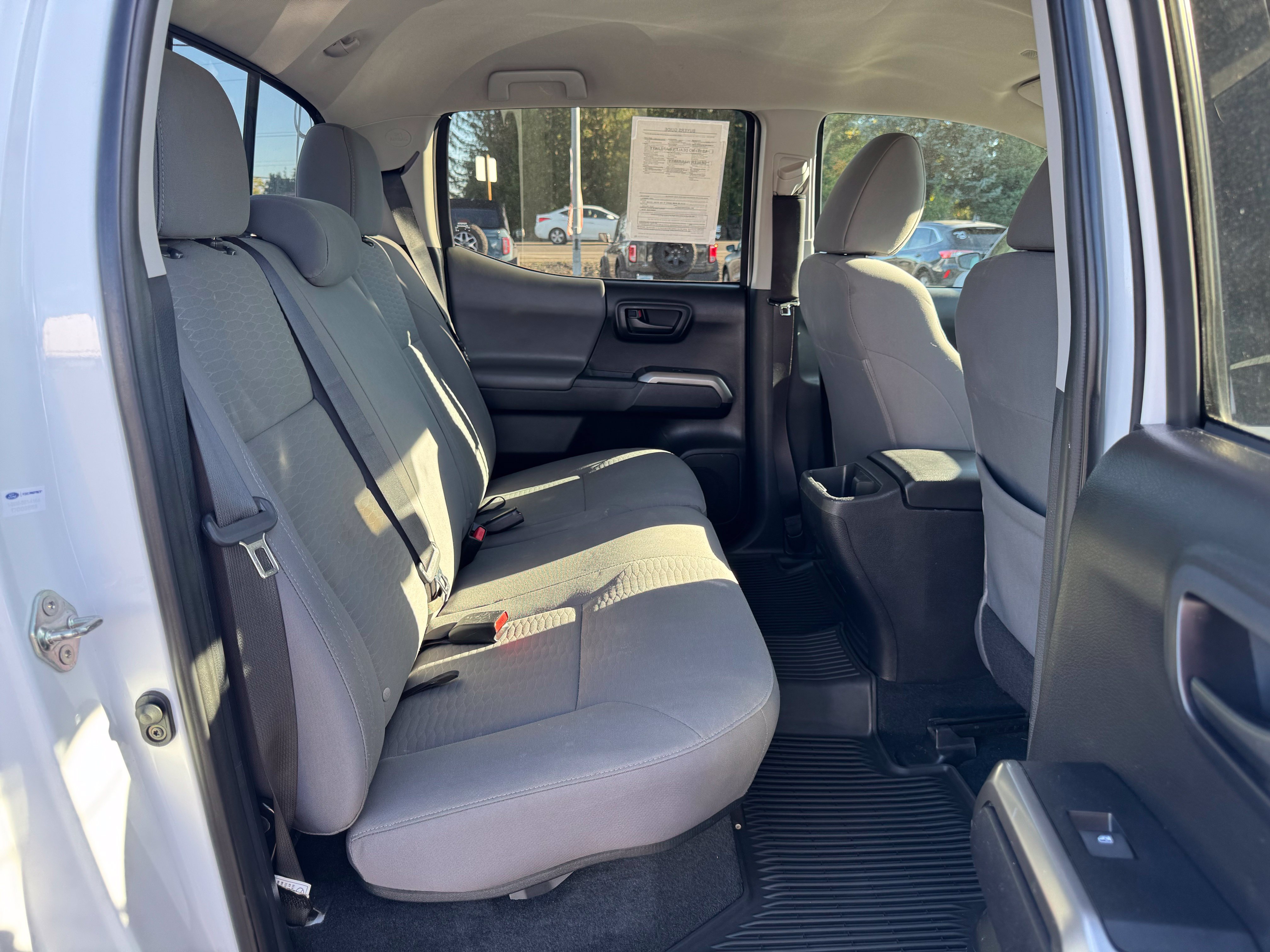 Used 2019 Toyota Tacoma SR5 AWD/4WD image 29
