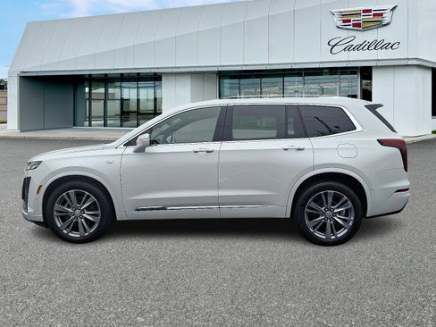 Certified 2023 Cadillac XT6 Premium Luxury w/ Technology Package image 2